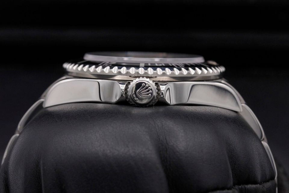 Rolex Sea-Dweller 16600 Image 3